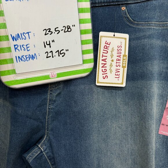 930. Size 28 Short - SIGNATURE by LEVI'S Pull On Skinny Jeans Denim Shaping NEW - Picture 10 of 10